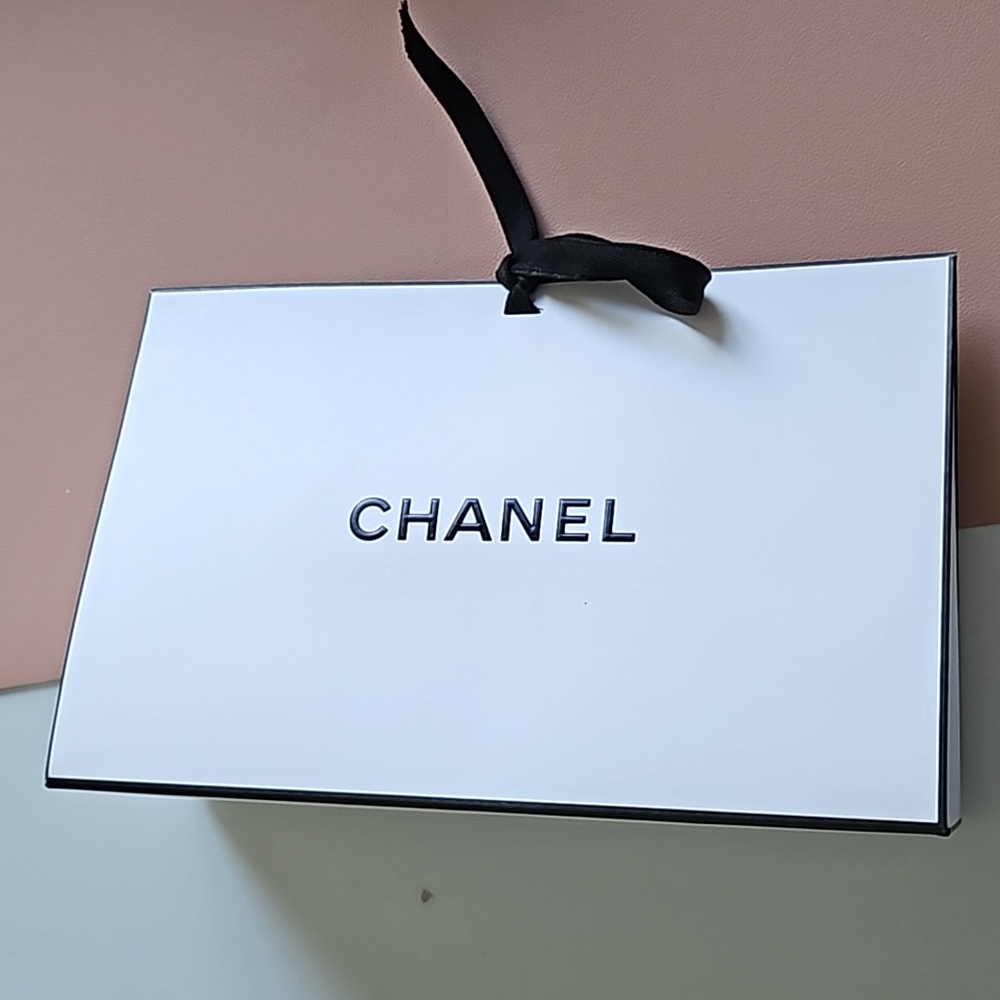 Chanel gift box